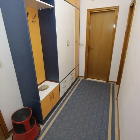 Toma Apartment *