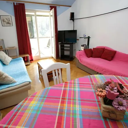 Apartment Toma *